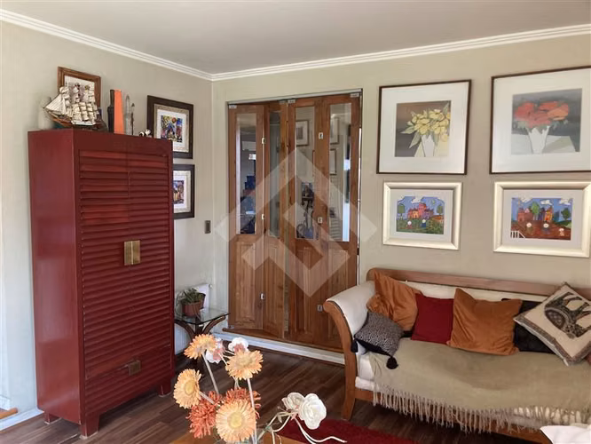 Casa en venta de 4 dorm. en Peñalolén