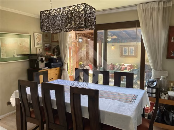 Casa en venta de 4 dorm. en Peñalolén