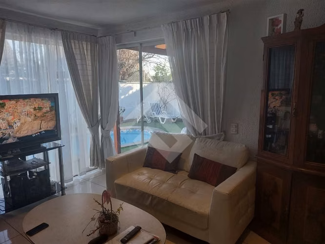 Casa en venta de 3 dorm. en Peñalolén