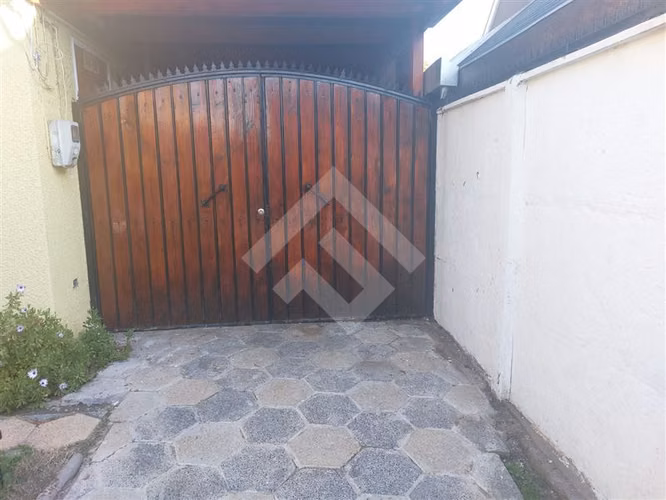 Casa en venta de 3 dorm. en Peñalolén