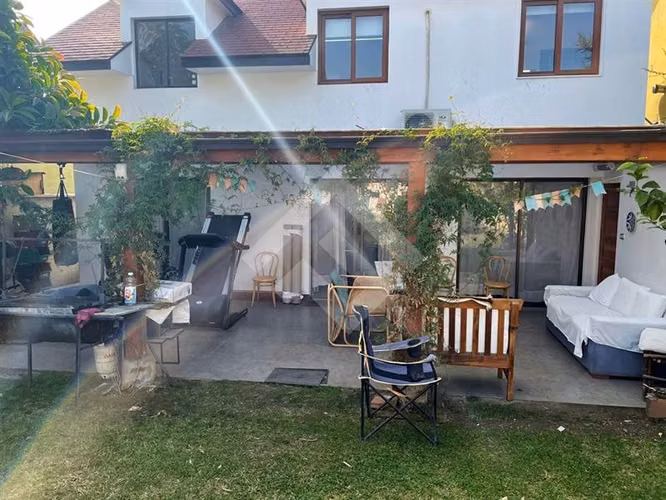 Casa en venta de 3 dorm. en La Florida