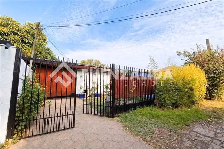 Casa en venta de 4 dorm en 336m2 de terreno en Ñuñoa
