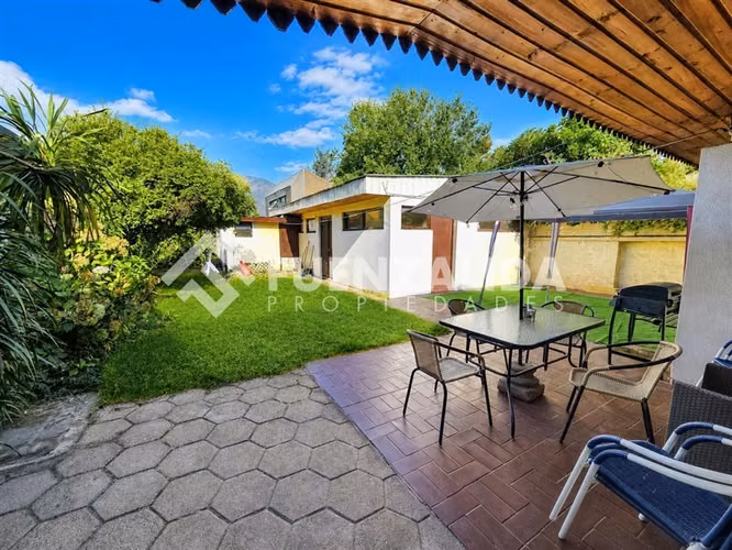 Casa en venta de 4 dorm en 336m2 de terreno en Ñuñoa