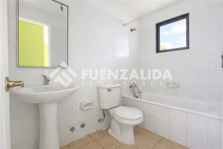 Casa en venta de 3 dorm. en La Florida