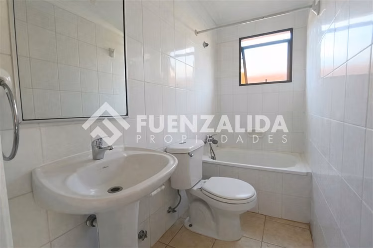 Casa en venta de 3 dorm. en La Florida