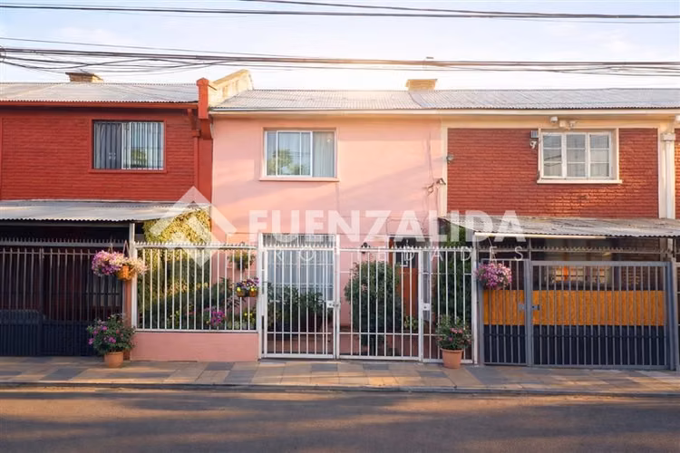 Casa en venta de 3 dorm. en San Joaquín