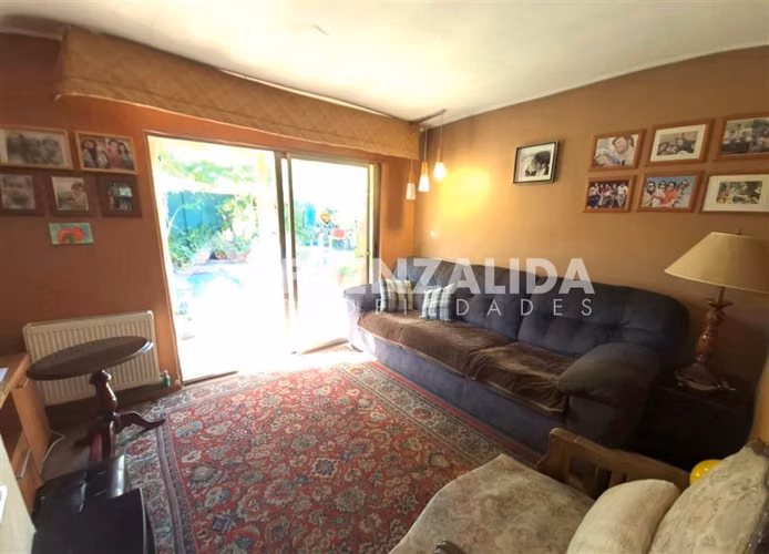 Casa en venta de 5 dorm. en La Reina