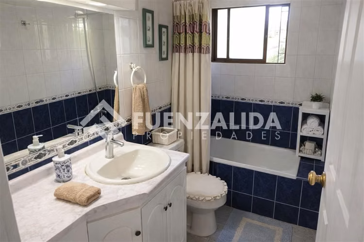 Casa en venta de 5 dorm. en La Reina