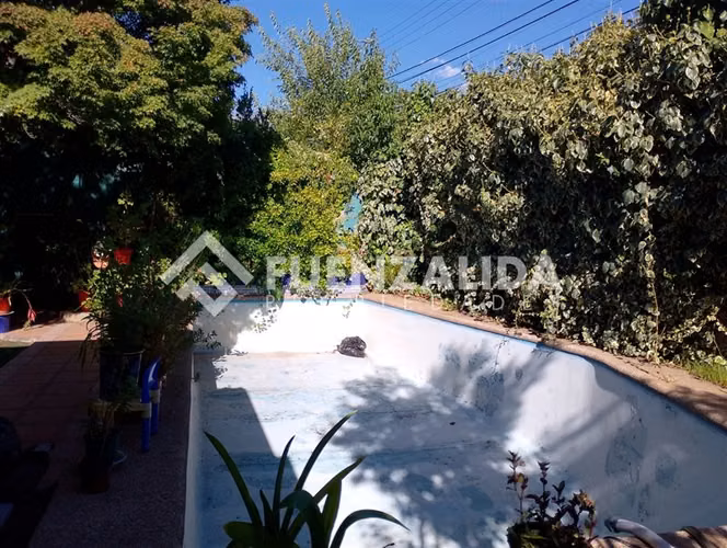 Casa en venta de 5 dorm. en La Reina