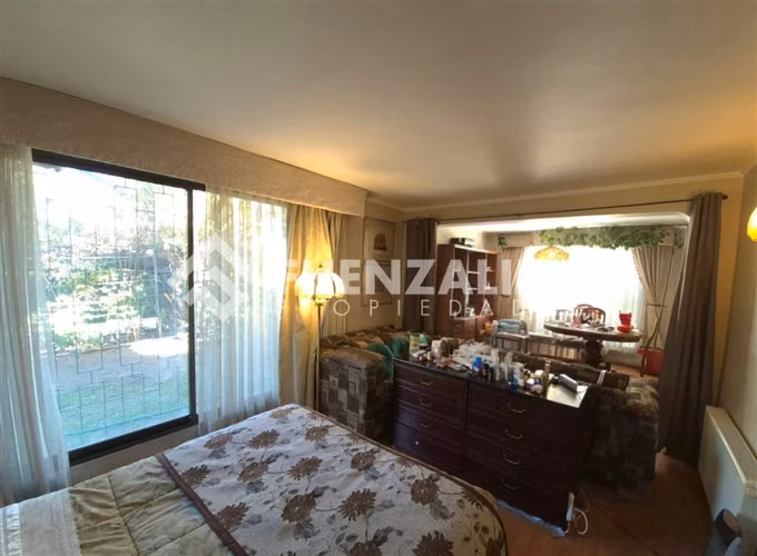 Casa en venta de 5 dorm. en La Reina