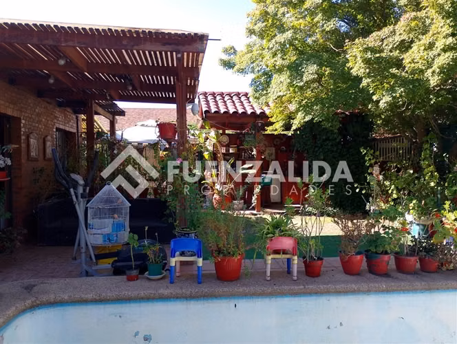 Casa en venta de 5 dorm. en La Reina