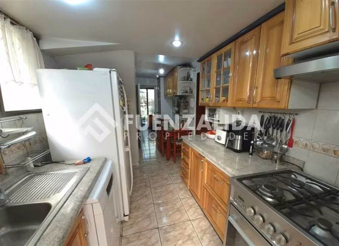 Casa en venta de 5 dorm. en La Reina