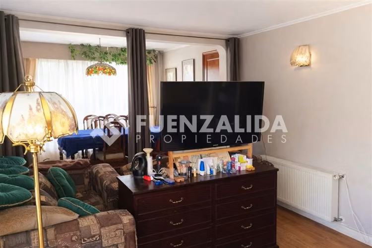 Casa en venta de 5 dorm. en La Reina