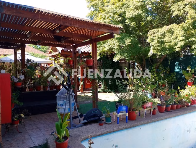 Casa en venta de 5 dorm. en La Reina