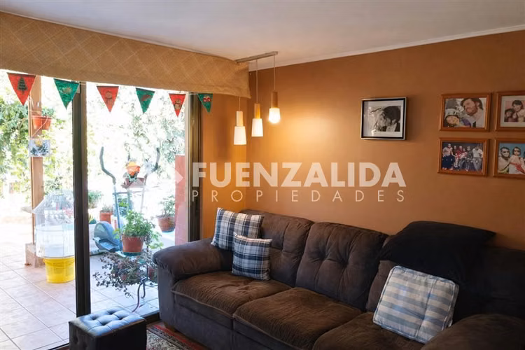 Casa en venta de 5 dorm. en La Reina