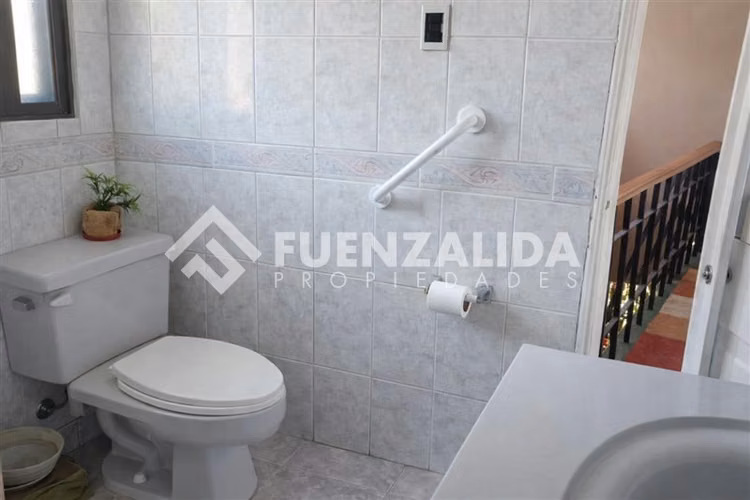 Casa en venta de 5 dorm. en La Reina