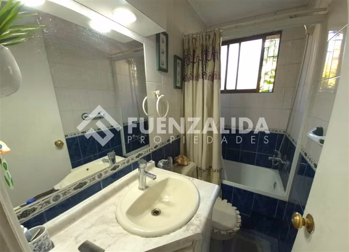 Casa en venta de 5 dorm. en La Reina