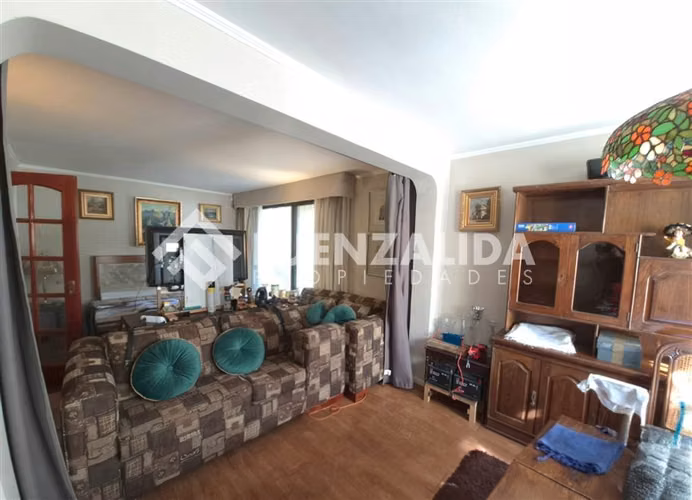 Casa en venta de 5 dorm. en La Reina