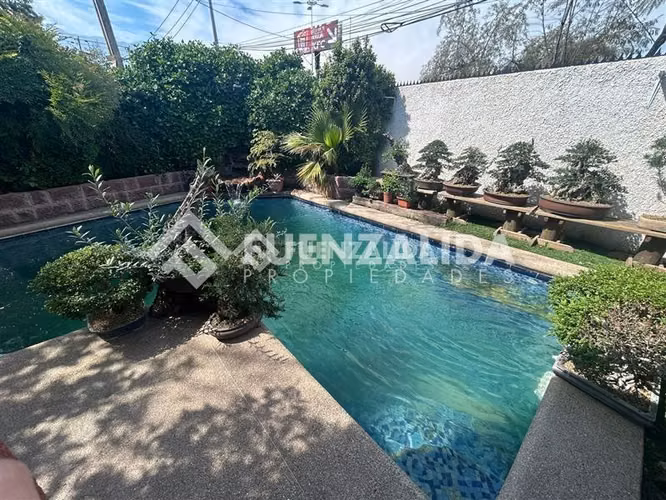 Casa en venta de 4 dorm. en Peñalolén