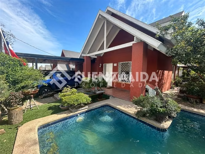 Casa en venta de 4 dorm. en Peñalolén