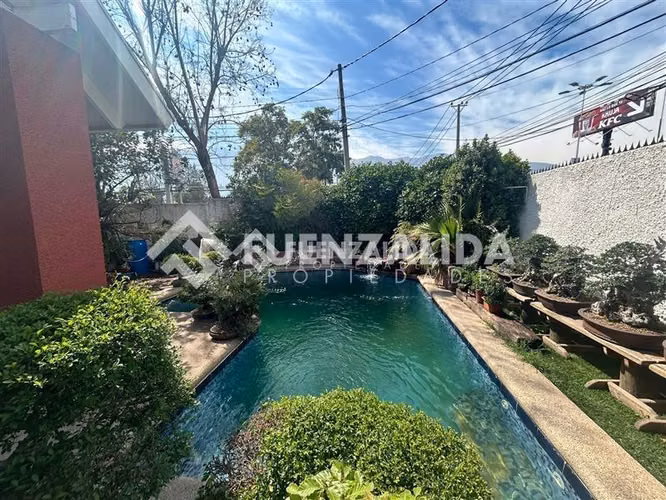 Casa en venta de 4 dorm. en Peñalolén