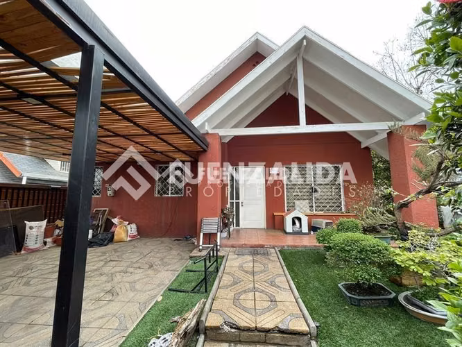 Casa en venta de 4 dorm. en Peñalolén