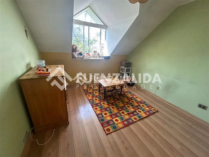 Casa en venta de 4 dorm. en Peñalolén