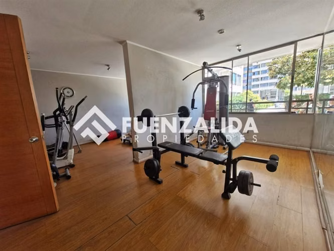 Departamento en venta de 2 dorm, estacionamiento ,. en Maipú