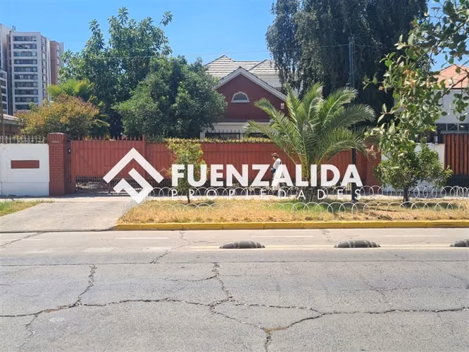 Casa en venta de 5 dorm. en Ñuñoa