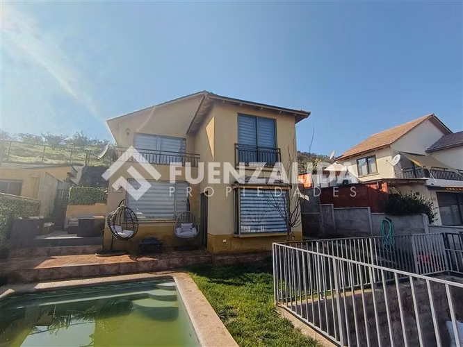 Casa en venta de 3 dorm. en Pudahuel