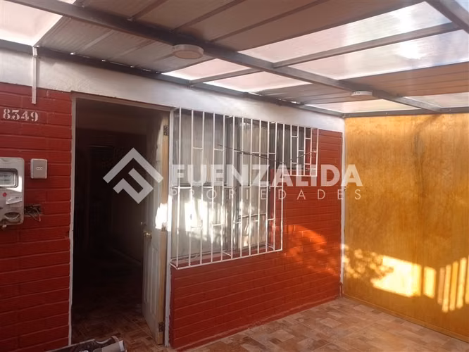 Casa en venta de 3 dorm. en Pudahuel