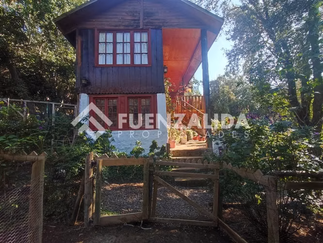 Casa en venta tipo chalet de 3 dormitorios en Curacaví