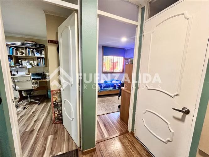 Casa en venta de 4 Dorm + Serv. 300 M2. en Las Condes