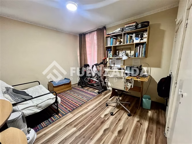 Casa en venta de 4 Dorm + Serv. 300 M2. en Las Condes