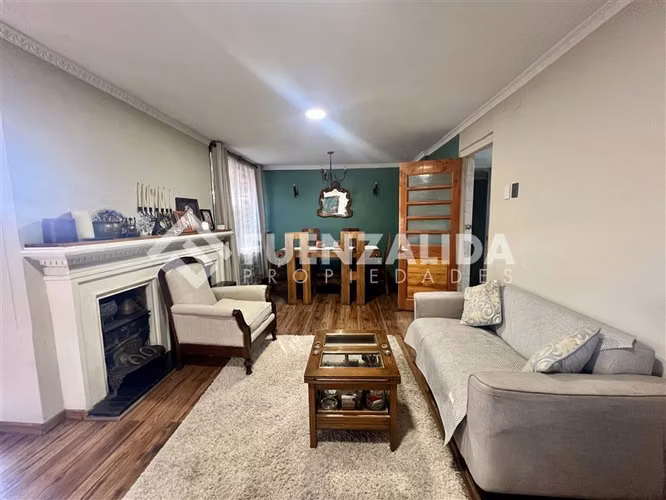 Casa en venta de 4 Dorm + Serv. 300 M2. en Las Condes