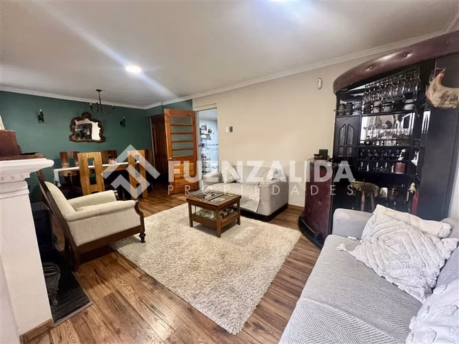 Casa en venta de 4 Dorm + Serv. 300 M2. en Las Condes