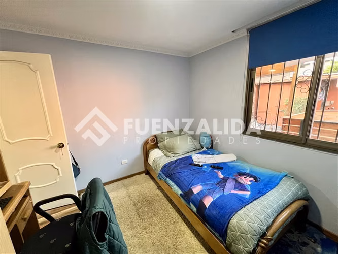Casa en venta de 4 Dorm + Serv. 300 M2. en Las Condes