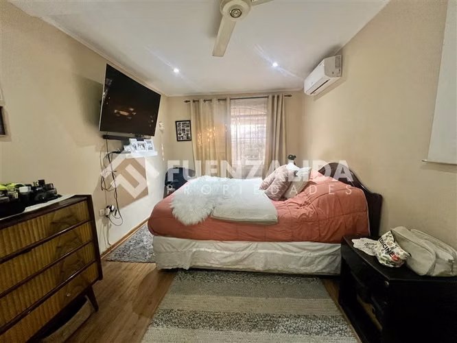 Casa en venta de 4 Dorm + Serv. 300 M2. en Las Condes