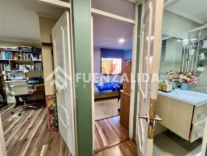 Casa en venta de 4 Dorm + Serv. 300 M2. en Las Condes
