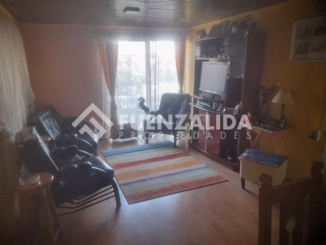 Casa en venta de 3 Dorm + Garaje. en Talagante