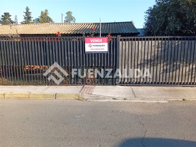 Casa en venta de 3 Dorm + Garaje. en Talagante