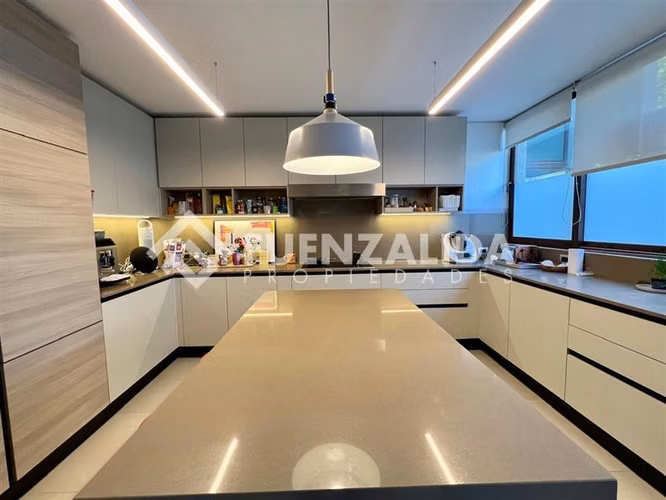 Exclusivo departamento en venta 5D 5B 2EST 1B. Lo Barnechea - Imagen 11