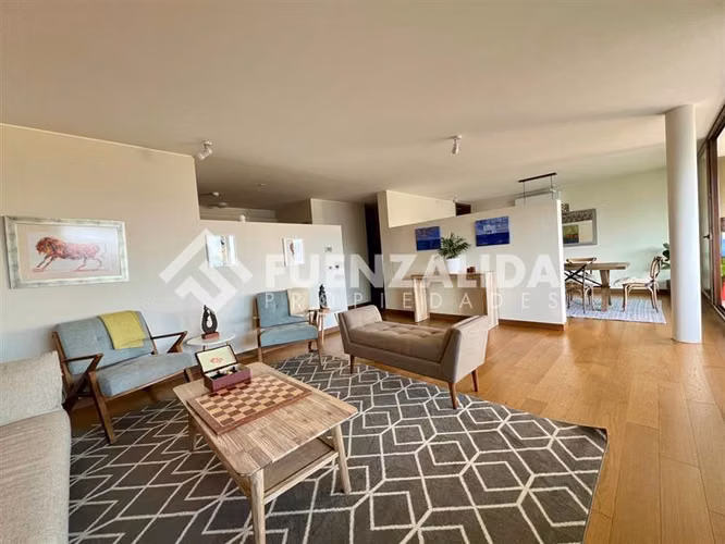 Exclusivo departamento en venta 5D 5B 2EST 1B. Lo Barnechea