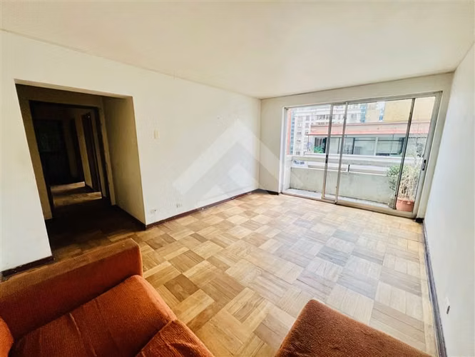 Departamento en venta de 2 dorm + pieza de serv. en Santiago