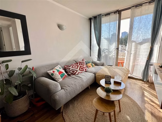 Departamento en venta de 2 Dorm 1B 1E 1Bod. en Macul