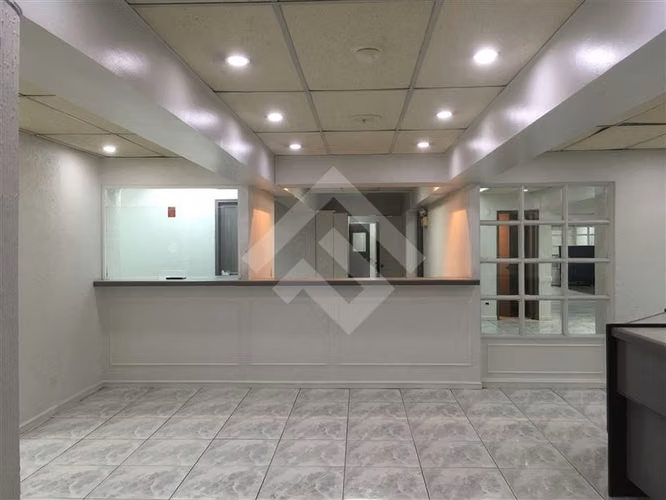 Oficina en arriendo de 7 Privados en Santiago