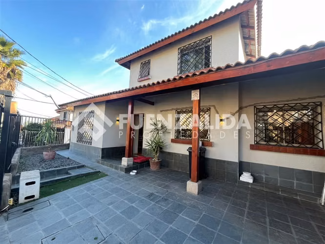 Casa en venta de 3 dormitorios en Puente Alto, APA