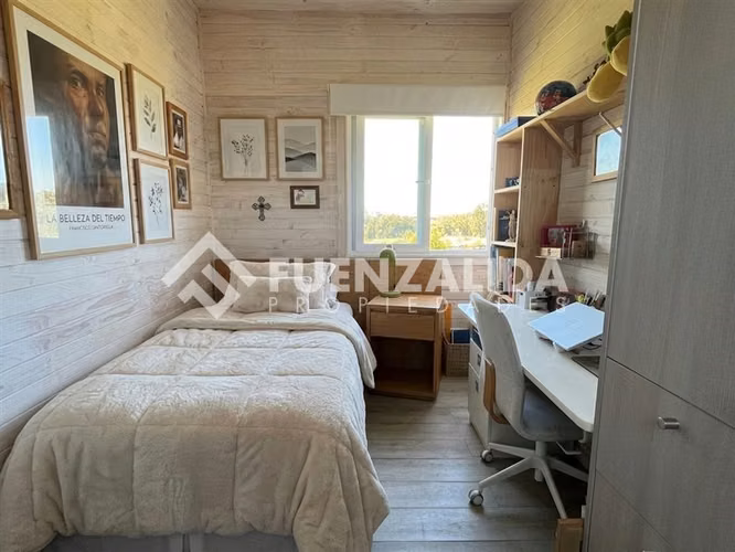 Vendemos Casa con Vista y Quincho en Reserva Santa Clara