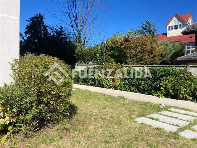 Departamento en arriendo de 2D2B con amplio patio