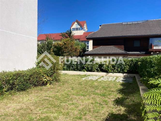 Departamento en arriendo de 2D2B con amplio patio